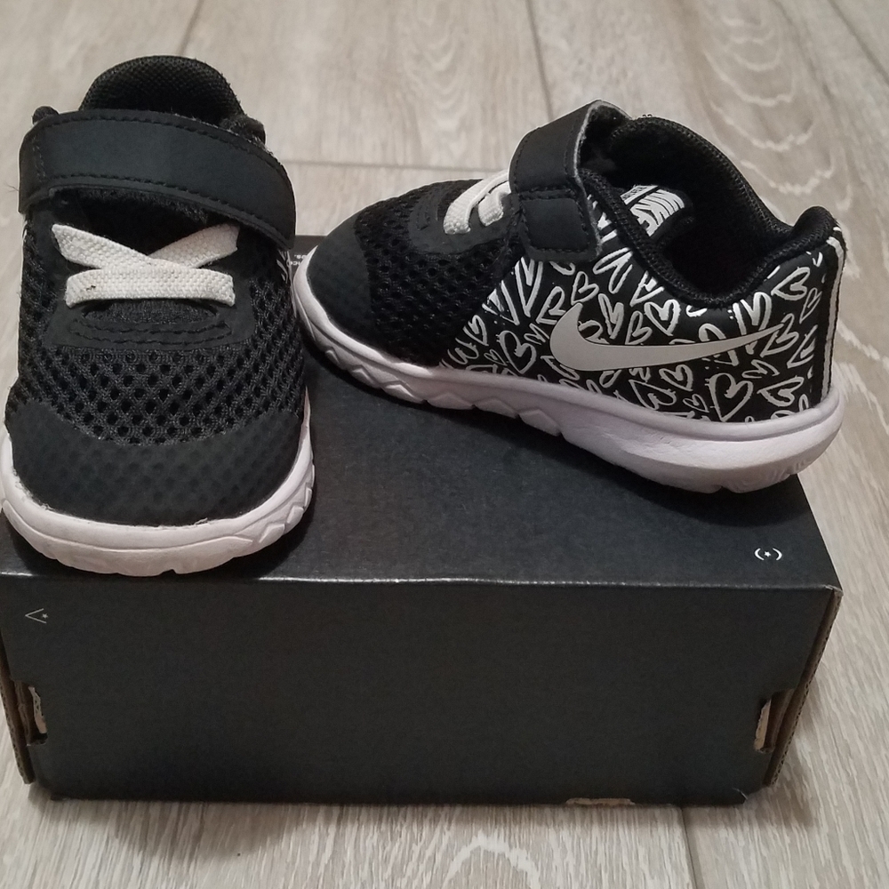 Nike Flex Experience RN 5 toddler sneaker
